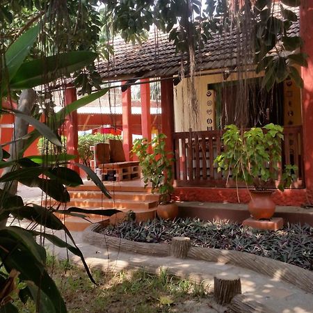 Big Milly'S Backyard Hotel Kokrobite Bagian luar foto