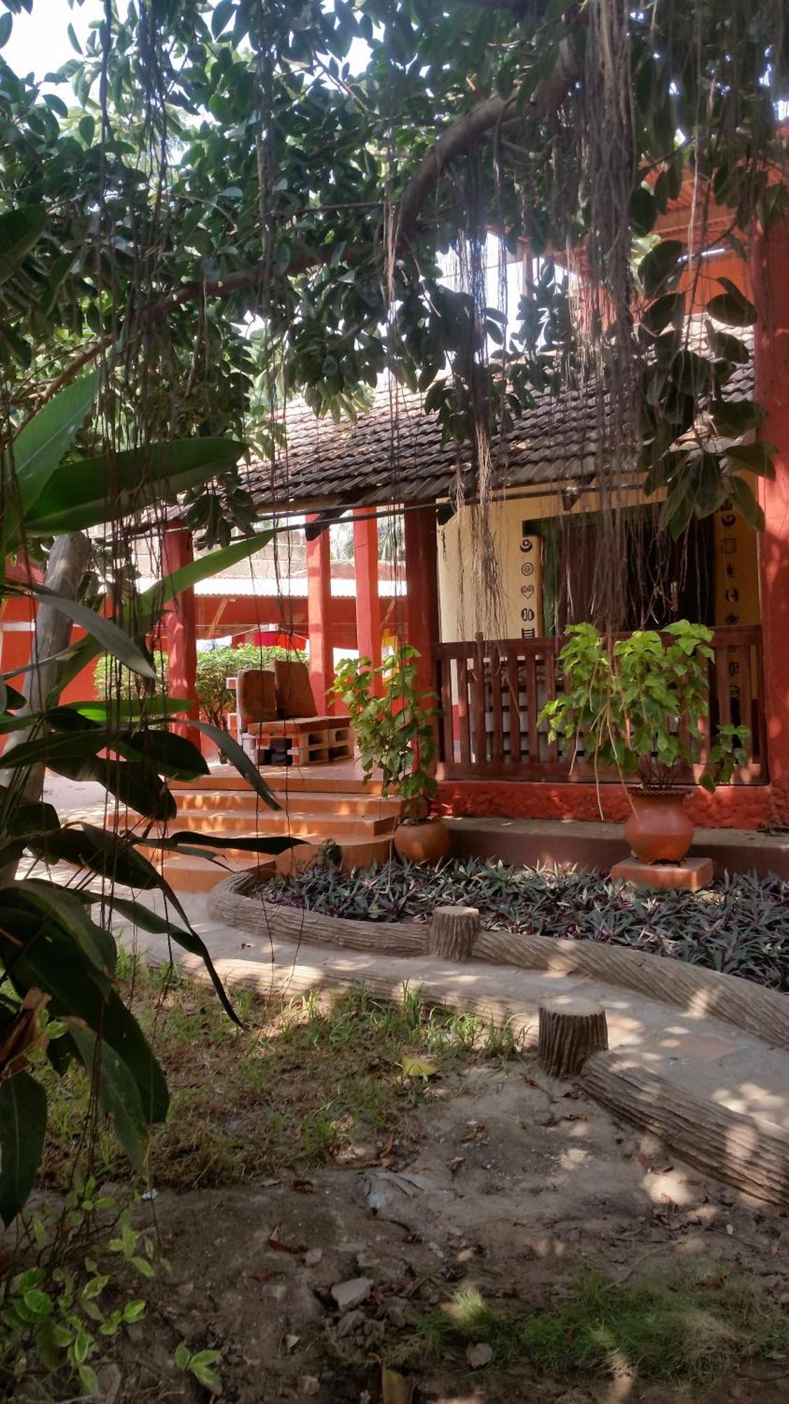 Big Milly'S Backyard Hotel Kokrobite Bagian luar foto