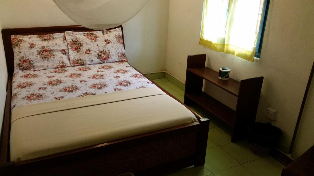 Big Milly'S Backyard Hotel Kokrobite Bagian luar foto