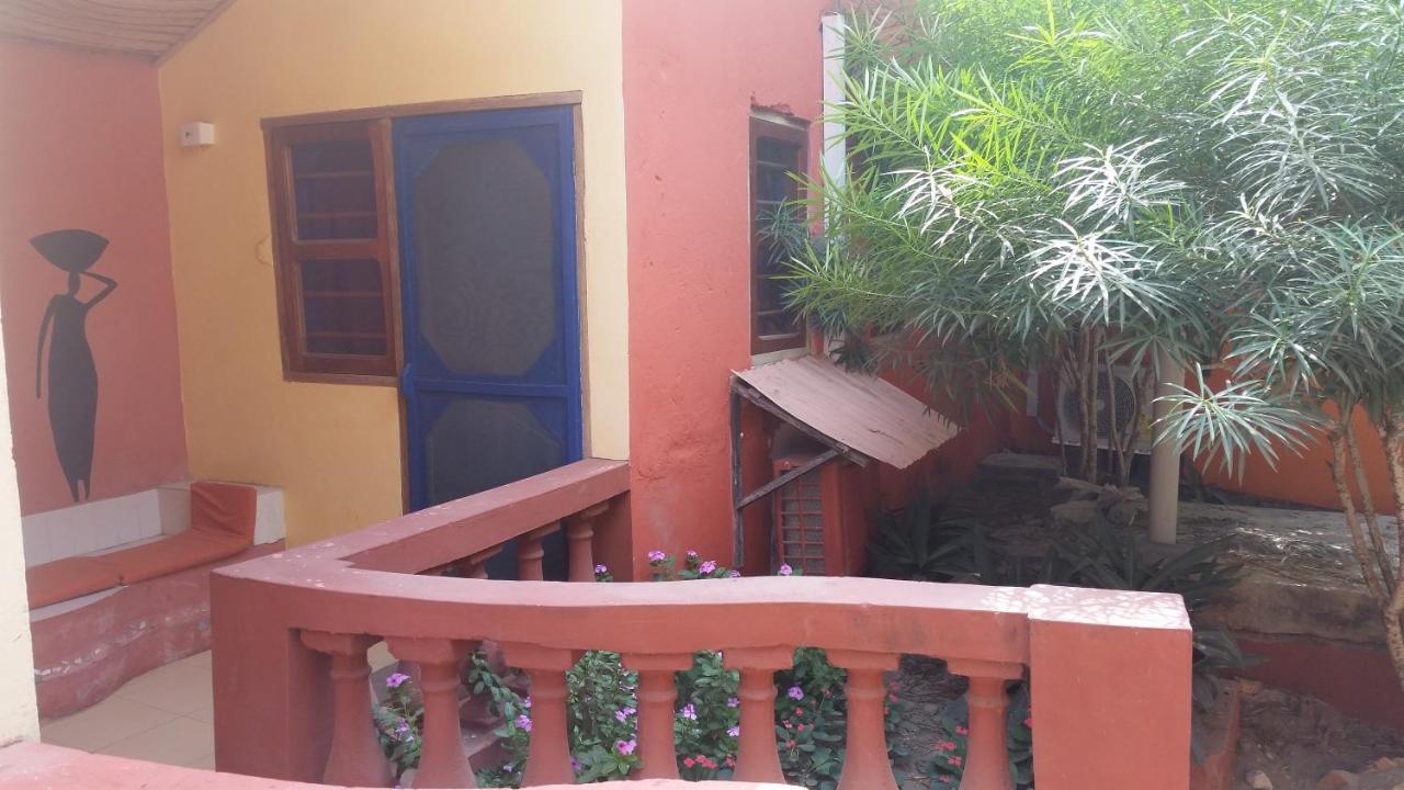 Big Milly'S Backyard Hotel Kokrobite Bagian luar foto