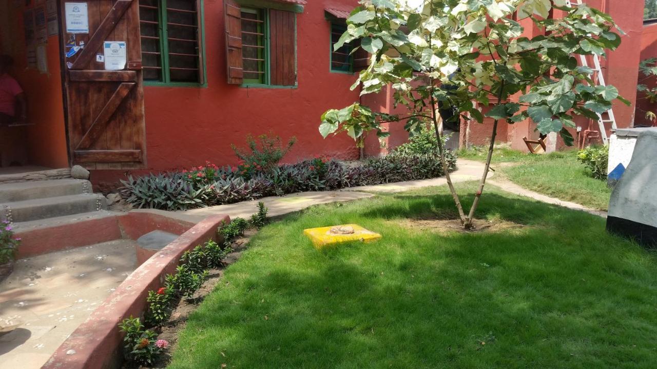 Big Milly'S Backyard Hotel Kokrobite Bagian luar foto