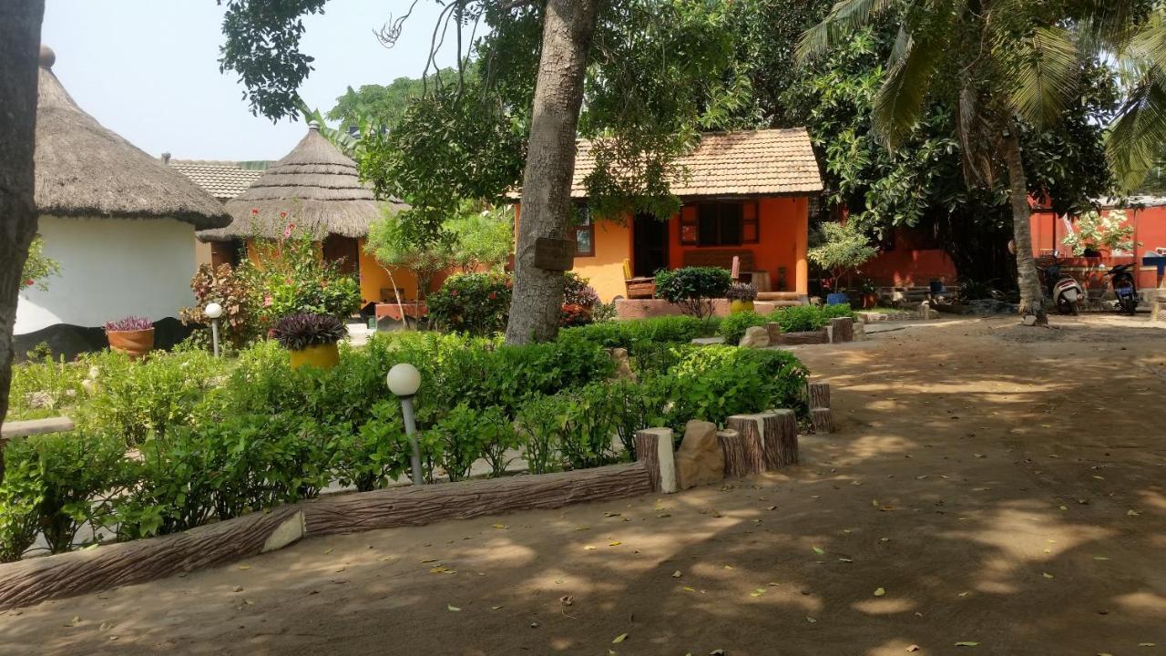 Big Milly'S Backyard Hotel Kokrobite Bagian luar foto