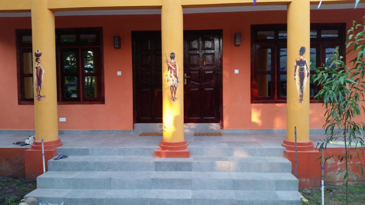 Big Milly'S Backyard Hotel Kokrobite Bagian luar foto