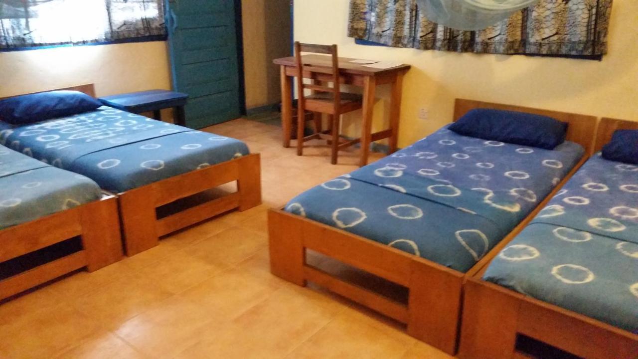 Big Milly'S Backyard Hotel Kokrobite Bagian luar foto