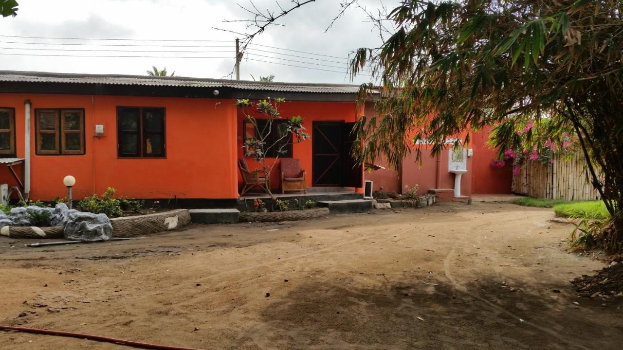 Big Milly'S Backyard Hotel Kokrobite Bagian luar foto
